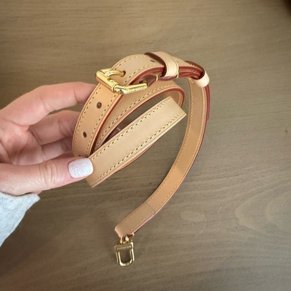 Louis Vuitton Saumur BB - Picture 9 of 16